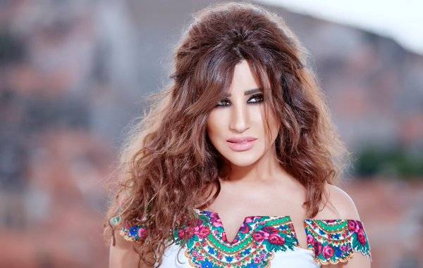 ماذا كشف ابن شقيق نجوى كرم عن علاقته بها بعد وفاة والده؟
