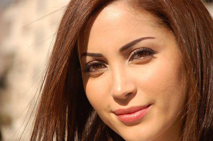 عربي أحبَّ نسرين طافش وهجرها بعد أن اكتشف أنها...!!