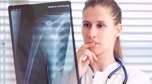 آلام الكتف..أسبابها وكيف يمكن التخلص منها؟