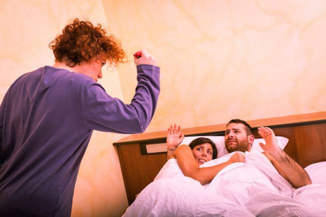 5 أخطاء ترتكبها المرأة عند اكتشافها خيانة زوجها