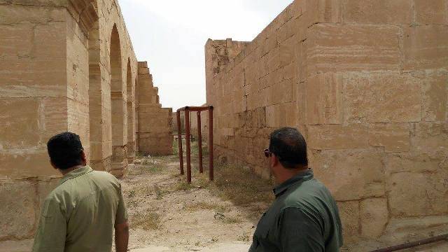 بالصور: ما الذي كان يفعله "داعش" في مدينة الحضر الأثرية؟!