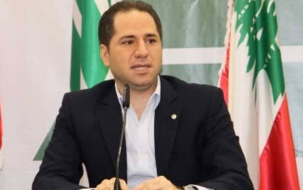 سامي الجميل: ديكتاتورية منتفعين تسطو على البلد