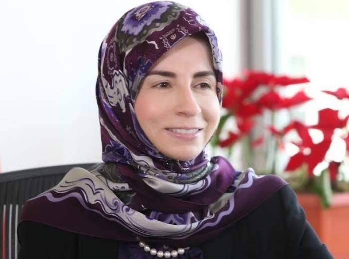 عز الدين: تحية خاصة الى المرأة العاملة والأم العاملة