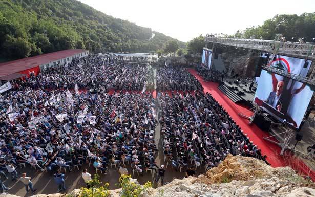 جعجع: لن نسمح للفساد ان يبتلعنا
لا نريد موظفين فرضوا لانهم اصوات انتخابية