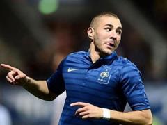 بعد 15 شهراً بن زيما يعود للتسجيل مع المنتخب الفرنسي
