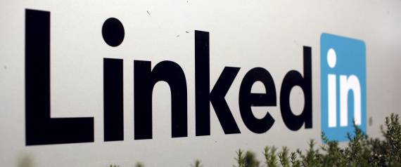 بعكس فيسبوك.. لماذا عليك قبول جميع دعوات الإضافة على LinkedIn؟