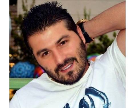 بالصورة - تعرفوا على ابن يزن السيد.. لن تصدقوا الشبه الكبير!!