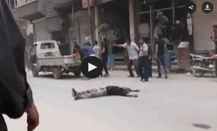 بالفيديو: لحظة قتل مسلحي "جيش الاسلام" لمتظاهر في الغوطة الشرقية!