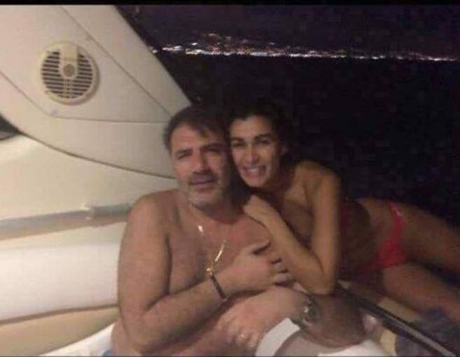 من هي الشخصية الثالثة التي صورت نادين الراسي عارية مع الطبيب