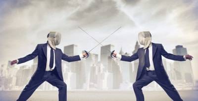 اشتباك كلامي بين نائب ومستشاره.. إلى أين وصل؟