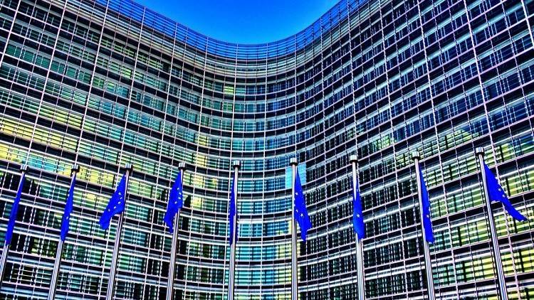 المفوضية الأوروبية تطالب بالعودة إلى نظام "شنغن" بالكامل