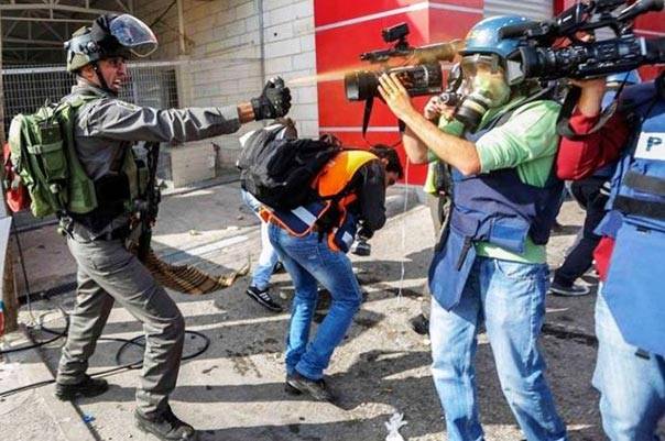 في "اليوم العالمي لحرية الصحافة".. الاحتلال يُغيّب 28 إعلاميًا فلسطينيًا داخل سجونه!