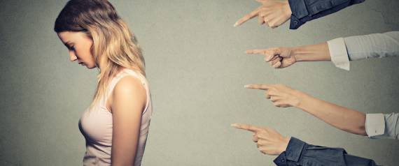 لست فاشلاً ولا منبوذاً.. كيف تتعامل مع رفض الناس لك؟