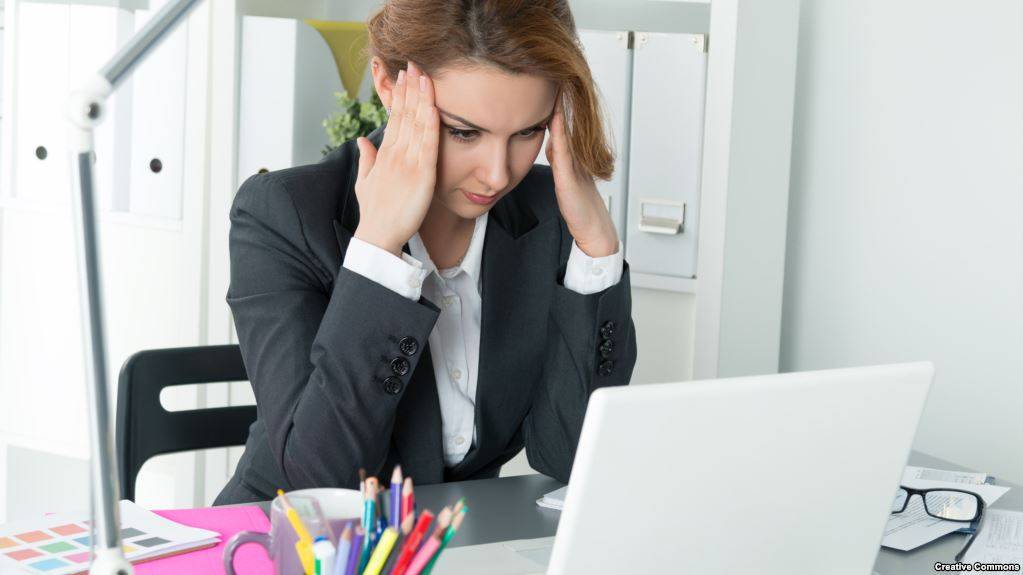 خمس عادات تسبب لك القلق!!