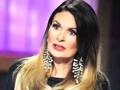 بالفيديو: يسرا بالحجاب لأول مرة!