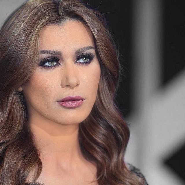 بالصور: وثيقة  مسربّة  تكشف الكثير عن نادين الراسي!