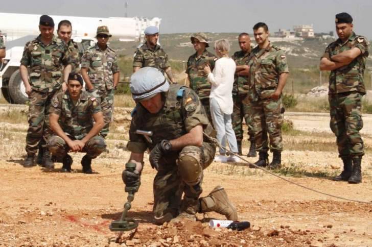 تدريب مشترك لليونيفيل والجيش عن كيفية تفكيك المتفجرات الذخائر