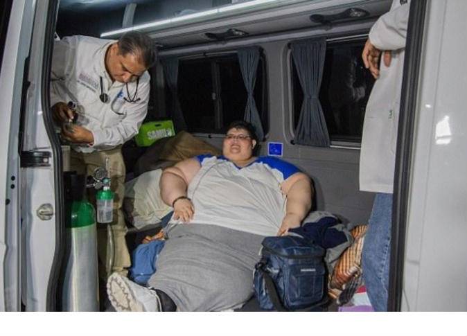 أسمن رجل بالعالم يبدأ رحلة تخفيف وزنه بالمكسيك