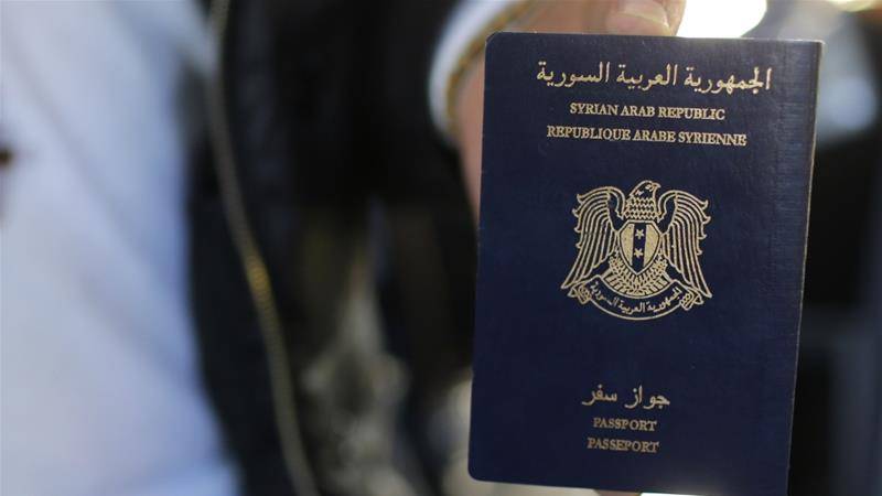مصر تستثني السوريين واللبنانيين من قرار منح تأشيرة السفر الفورية