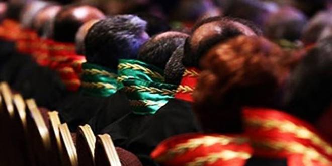 النظام التركي يعزل ويعتقل أكثر من مئة قاض ومدع بذريعة محاولة الانقلاب