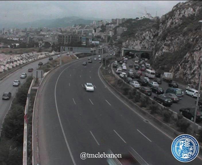 التحكم المروري: حركة المرور كثيفة من نهر الكلب باتجاه جونية