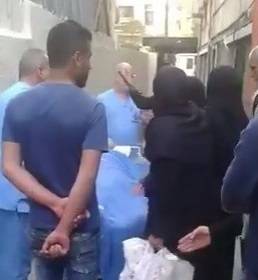 بالفيديو.. انتظرت أمام مدخل الطوارئ إلى أن توفيت