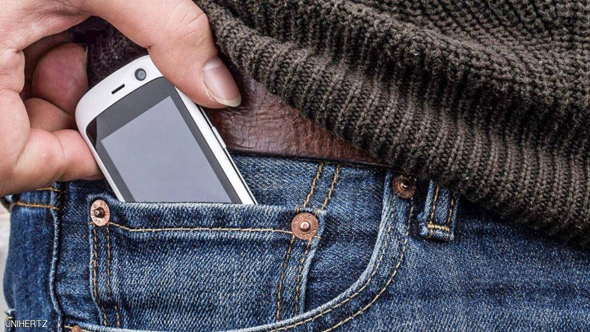 منافس صغير لآيفون وغالاكسي بـ 79 دولارا