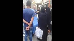 بالفيديو - مأساة وشجار فوق جثة في لبنان
