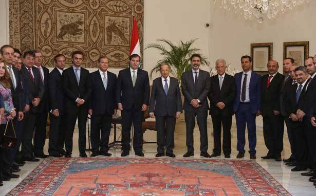 خلال استقباله وفوداً اغترابية واتحاد بلديات الضاحية
عون : الوضع الاقتصادي والمالي الى تحسن تدريجي