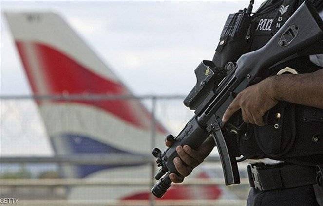 اعتقال شخص في مطار هيثرو قادم من إسطنبول بشبهة الإرهاب
