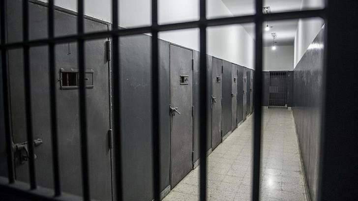 الصحة الفلسطينية تحذر من تغذية السجناء المضربين باسرائيل قسريًّا