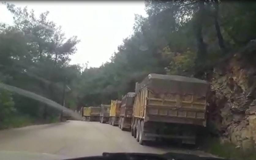 بالفيديو.. توقيف أكثر من 130 شاحنة على طريق القبيات - الهرمل..!