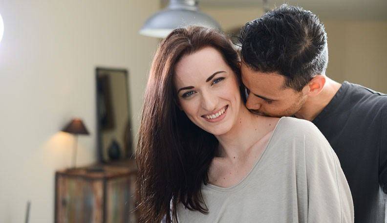 فمكِ ورقبتكِ.. هل هي من علامات جاذبيتك لدى الرجل؟!