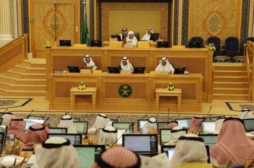الشورى يطالب بزيادة مكافآت الأئمة