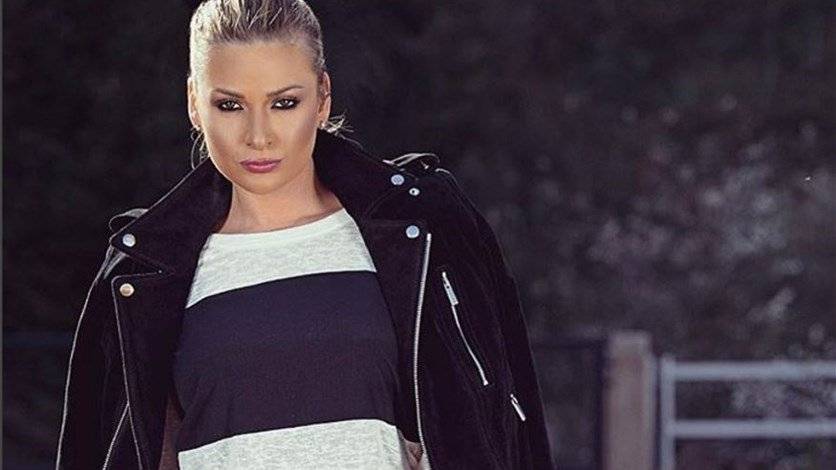 تكسير زجاج سيارة باميلا الكيك... ماذا حصل معها ليلاً؟