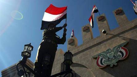 المحافظ الجديد لـ "عدن" عبدالعزيز المفلحي يغادر إلى الرياض بصورة مفاجئة بعد يوم واحد فقط من وصوله إلى المدينة