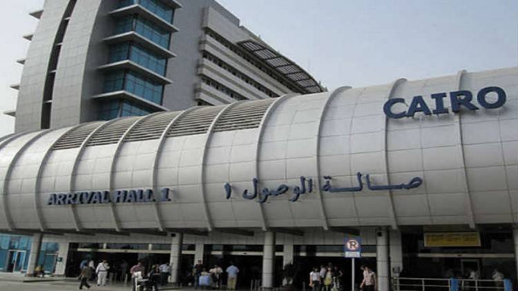 اعتقال راكب هدد بتفجير طائرة قادمة من جدة إلى القاهرة