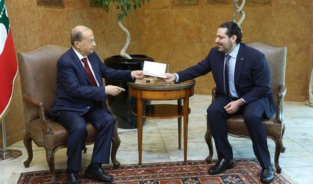 بالصورة.. هدية من عون للحريري!