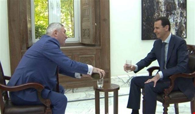 بالفيديو:  ما سر المياه التي شربها الأسد؟