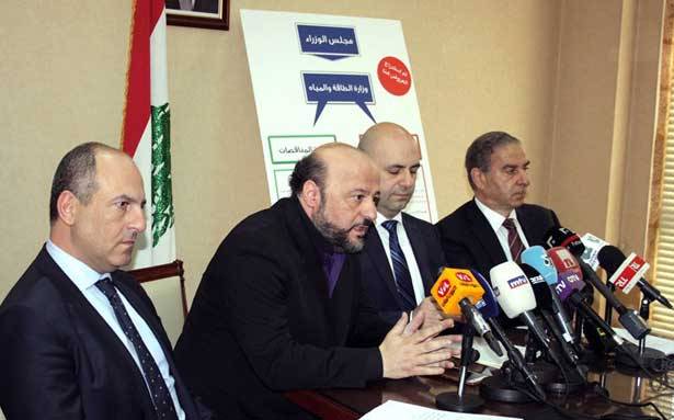 مناقصة استئجار بواخر الطاقة تترنح تحت مطرقة السياسيين