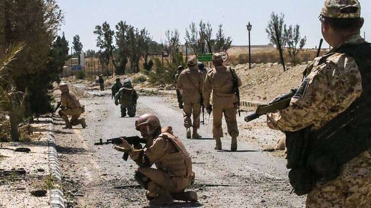 الدفاع الروسية توضح حقيقة إعدام عسكري روسي على يد "داعش"