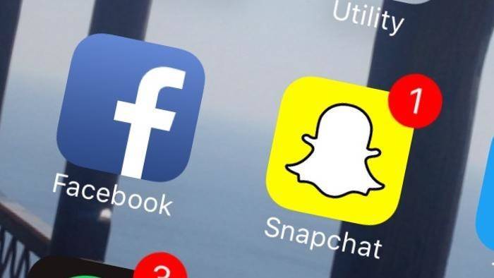 "ولعانة" بين سناب شات وفيسبوك.. هكذا ردّت الأولى على تقليدها