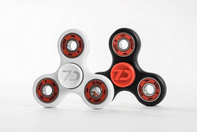 هل تنجح لعبة سبينر fidget spinner في علاج التوتر كما يُشاع؟