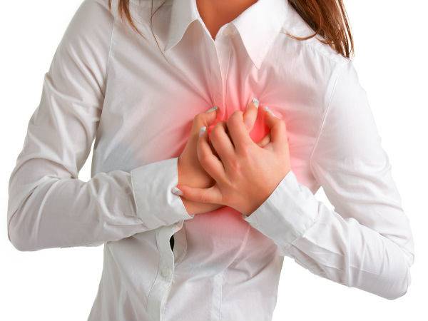ما هي أعراض نقص فيتامين B12 في الجسم؟