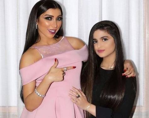 دنيا بطمة تستغل عيد ميلاد حلا الترك لتستفز والدتها.. وهذا ما قالته عن هديتها لها!!