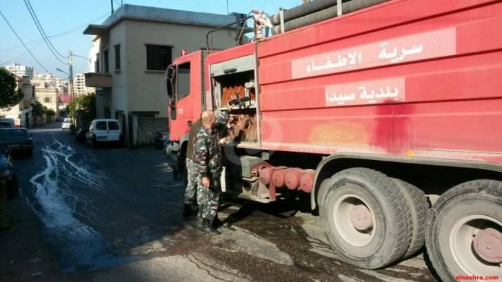 اخماد حريق مستودع للاخشاب في منطقة سيروب في صيدا