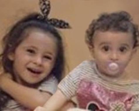 خمنوا مَن هي الفنانة السورية والدة هاتين الطفلتين (صورة)