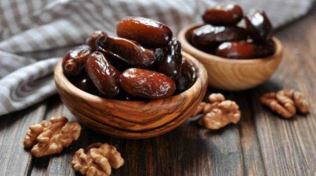 تناولوا 7 تمرات على الريق.. ولن تصدقوا النتيجة بعد شهر!!