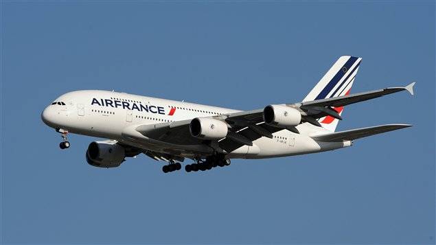 لهذا السبب علق الوفد اللبناني النيابي داخل طائرة الـAir France
