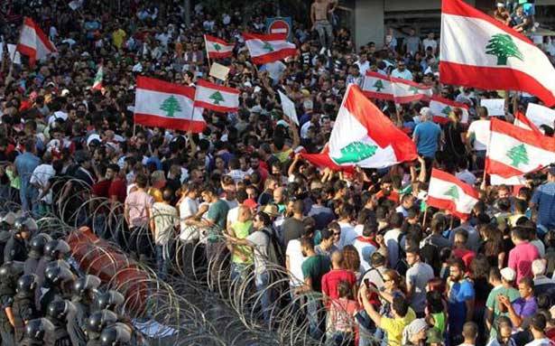 سباق محتدم بين اقرار القانون والوضع المعيشي